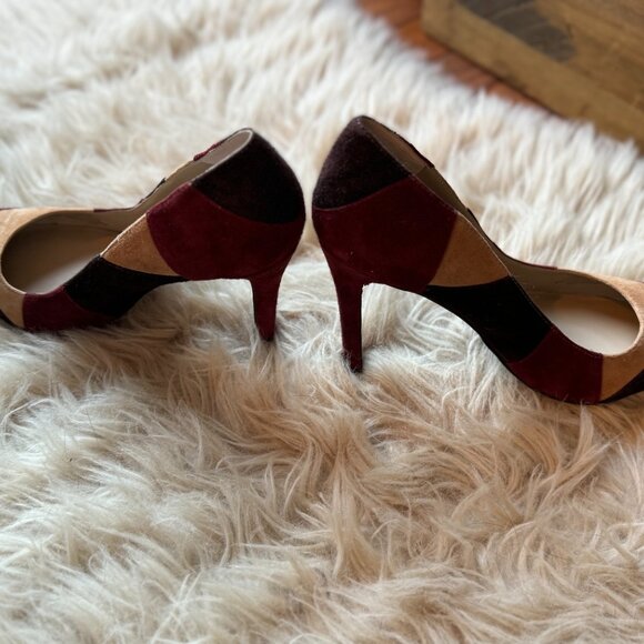 Vince Camuto color block suede heel Size 8 - Picture 4 of 16